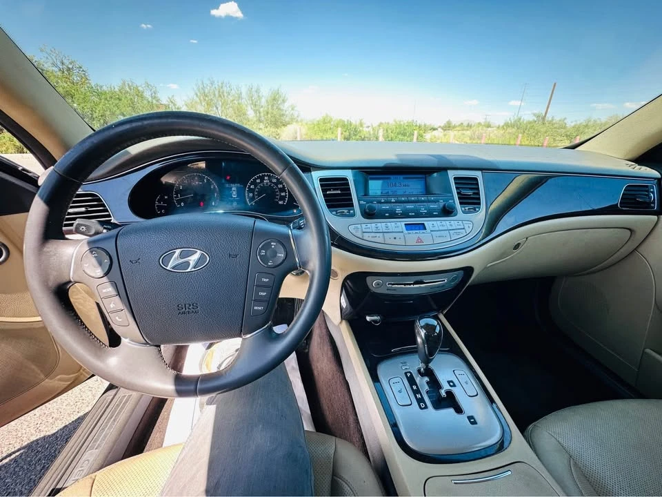 2011 Hyundai Genesis - Image 17 of 17