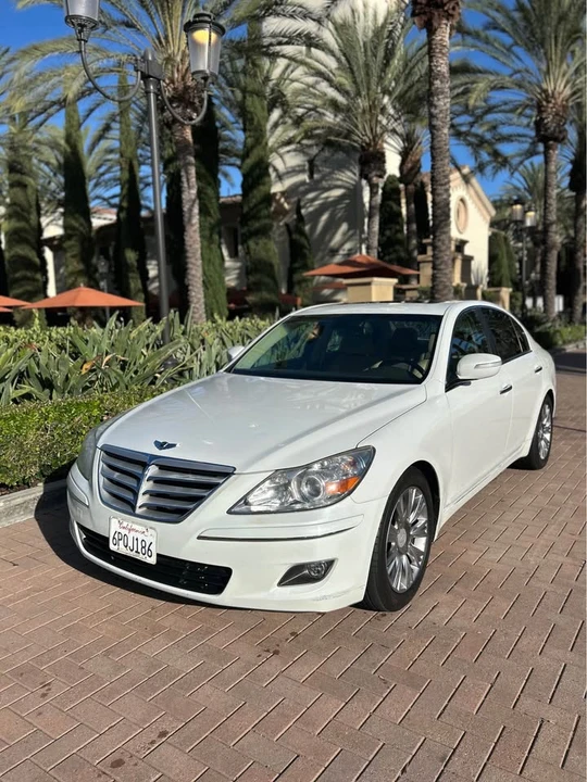 2011 Hyundai Genesis - Image 3 of 14