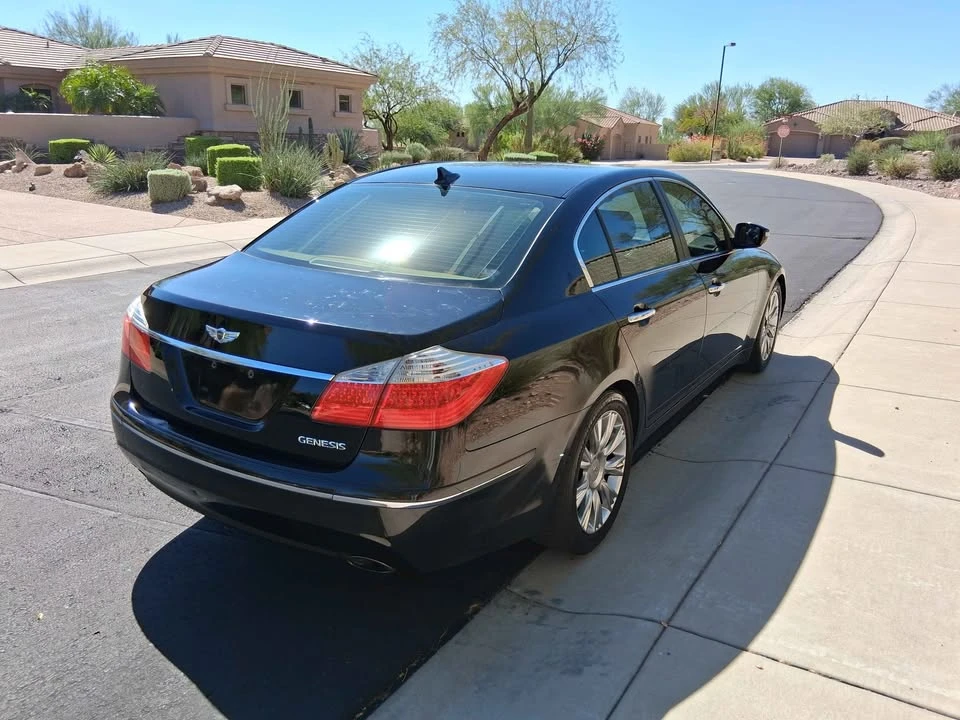 2011 Hyundai Genesis - Image 5 of 11
