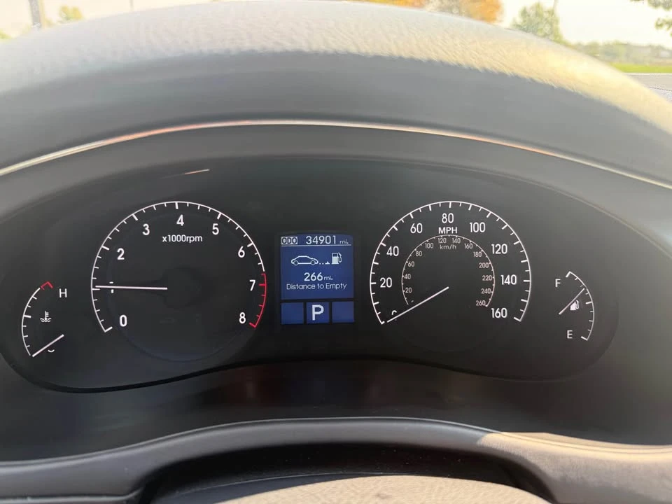 2011 Hyundai Genesis - Image 16 of 16