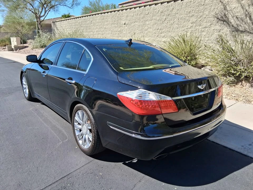 2011 Hyundai Genesis - Image 6 of 11