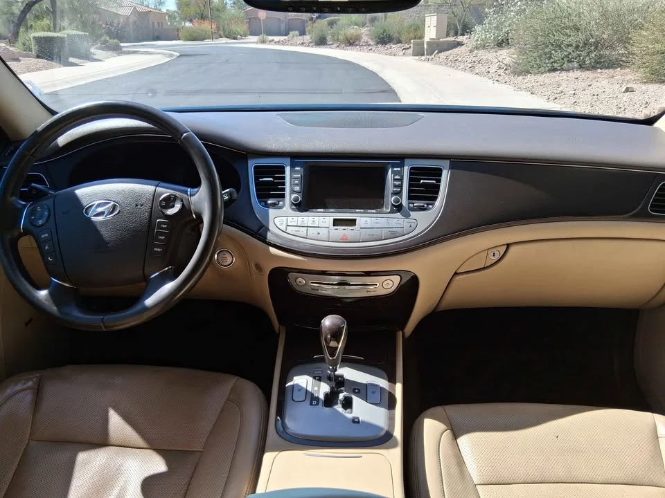 2011 Hyundai Genesis - Image 7 of 11