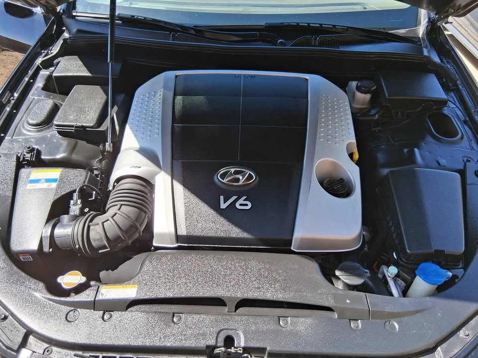 2011 Hyundai Genesis - Image 11 of 11
