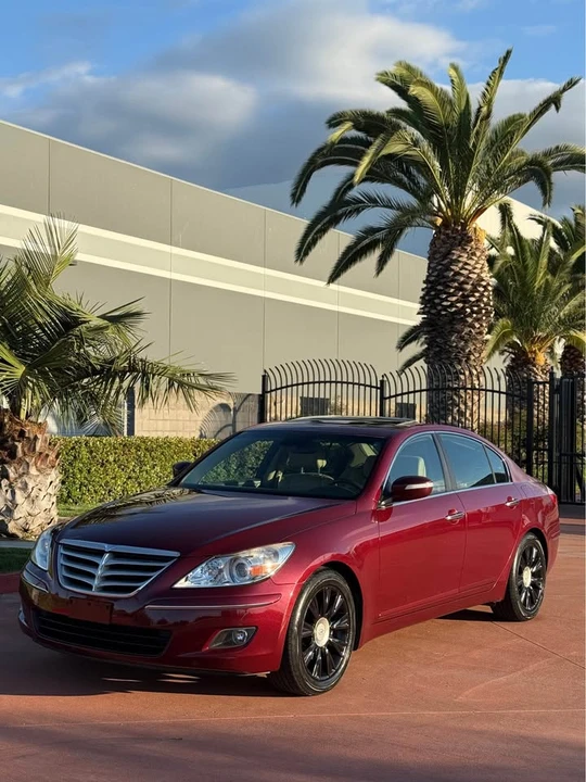 2011 Hyundai Genesis - Image 12 of 12