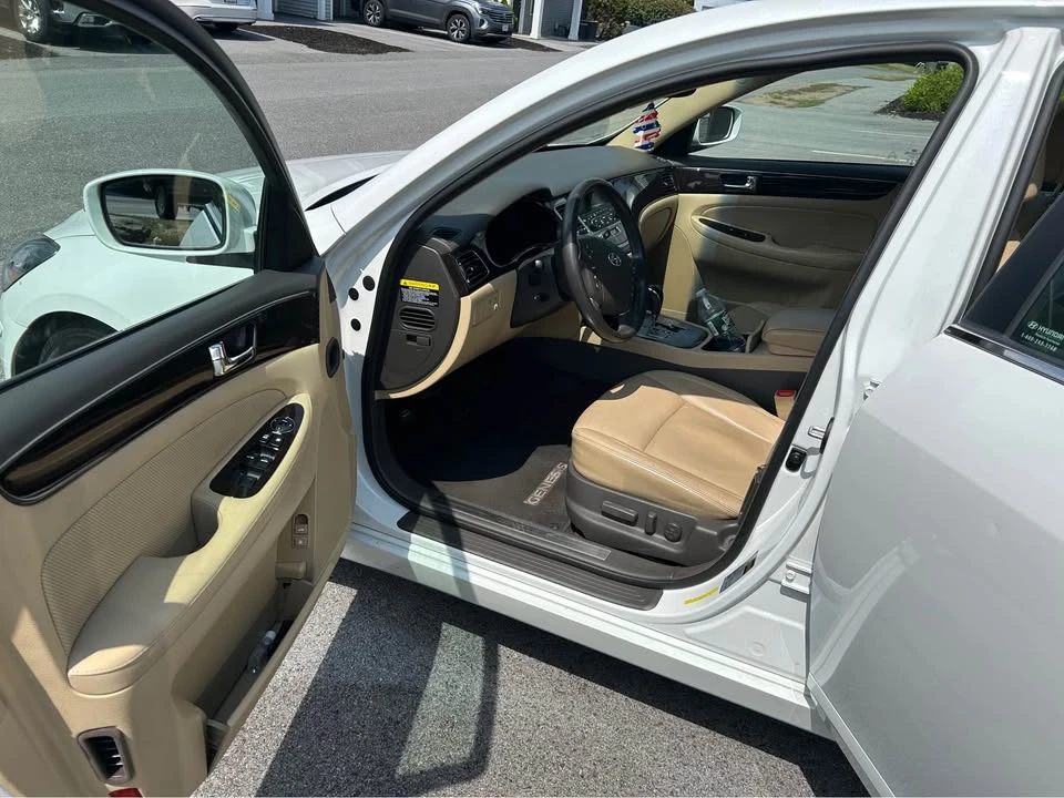 2011 Hyundai Genesis - Image 3 of 9