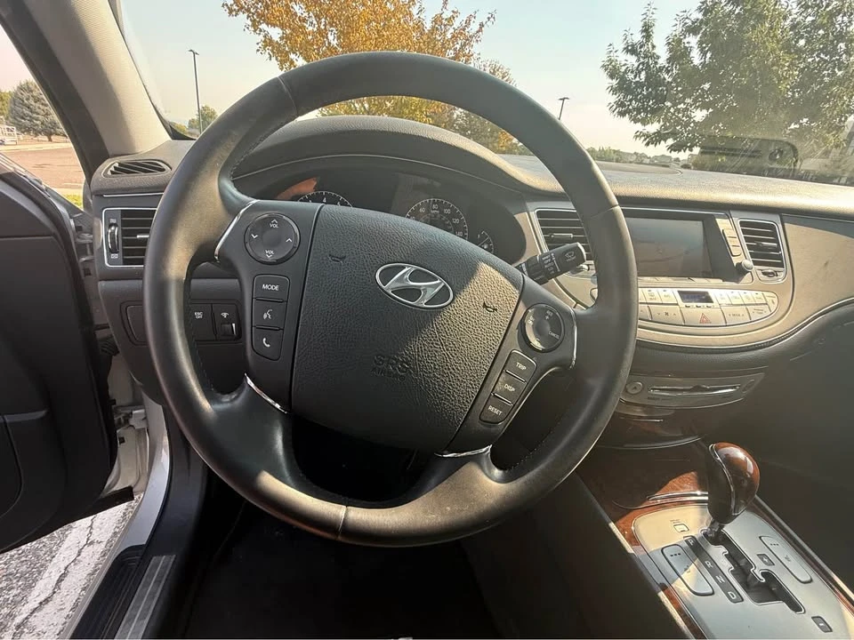 2011 Hyundai Genesis - Image 9 of 16