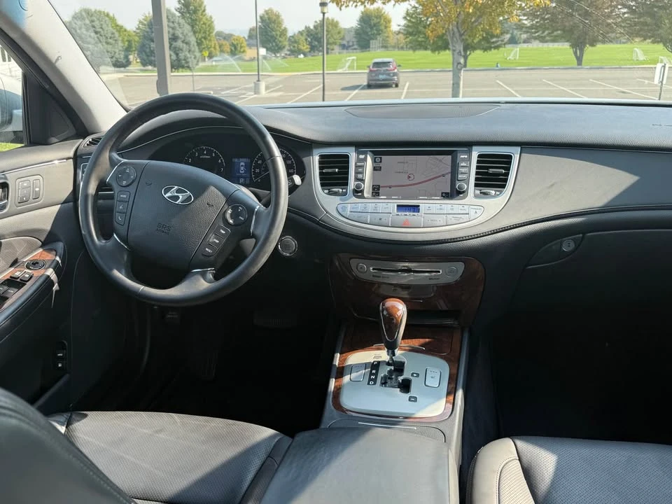 2011 Hyundai Genesis - Image 8 of 16