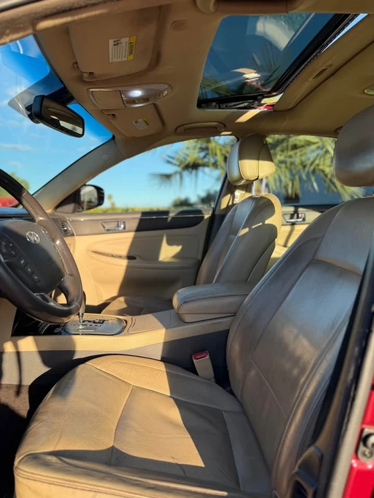 2011 Hyundai Genesis - Image 7 of 12