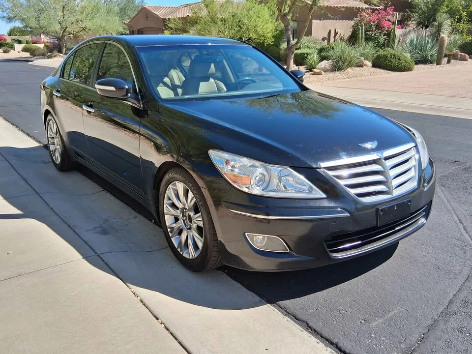 2011 Hyundai Genesis - Image 3 of 11