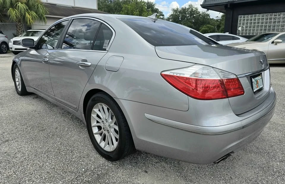 2011 Hyundai Genesis - Image 6 of 20