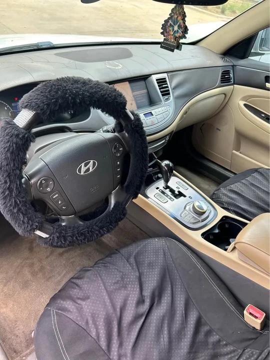 2011 Hyundai Genesis - Image 6 of 20
