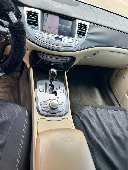 2011 Hyundai Genesis - Image 5 of 20