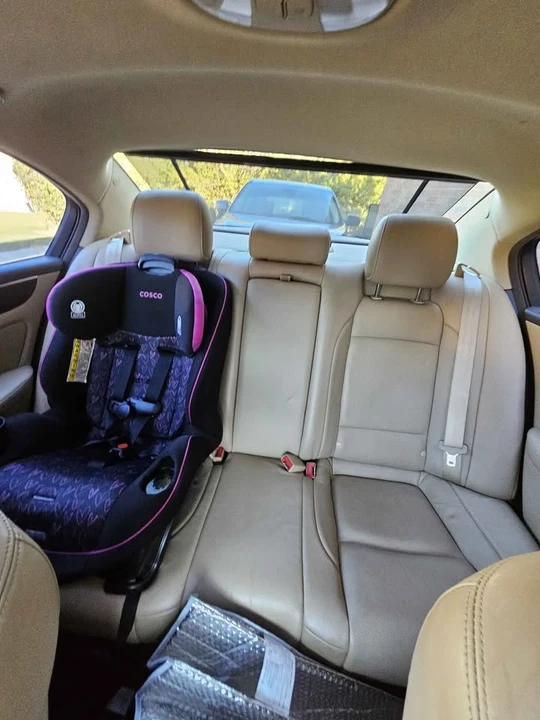 2011 Hyundai Genesis - Image 4 of 8