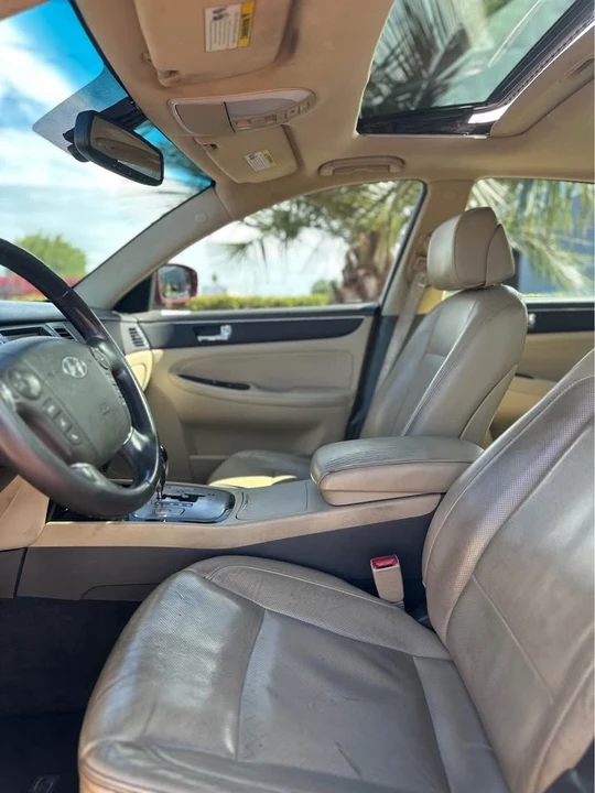 2011 Hyundai Genesis - Image 8 of 12