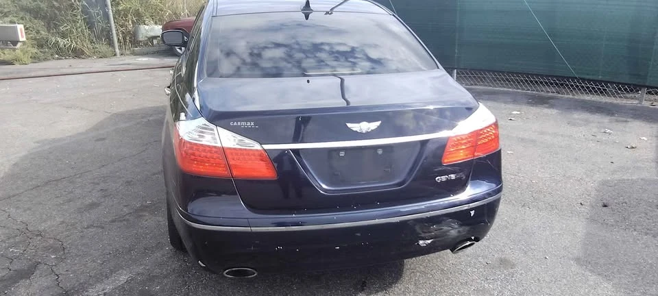 2011 Hyundai Genesis - Image 2 of 6