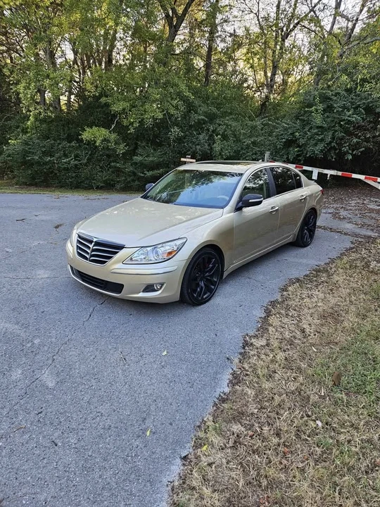 2011 Hyundai Genesis - Image 7 of 8