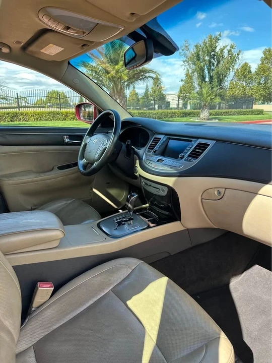 2011 Hyundai Genesis - Image 11 of 12