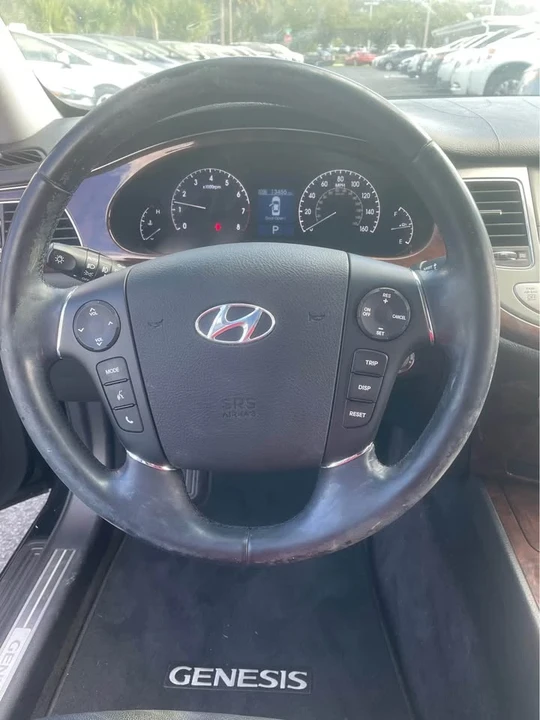 2011 Hyundai Genesis - Image 6 of 12