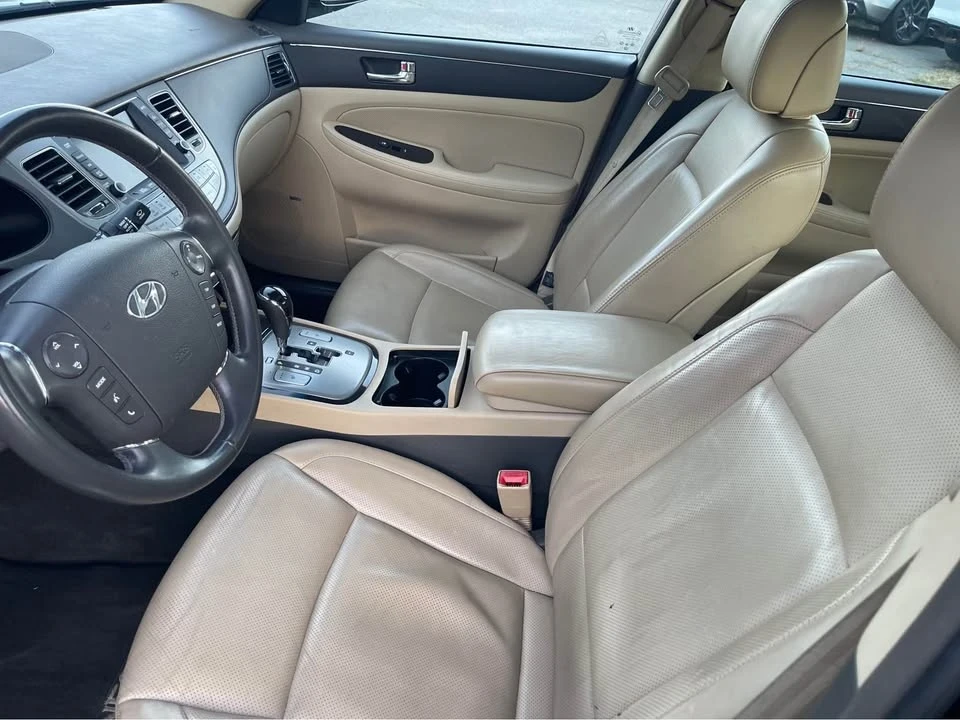 2011 Hyundai Genesis - Image 6 of 12