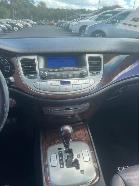 2011 Hyundai Genesis - Image 12 of 12
