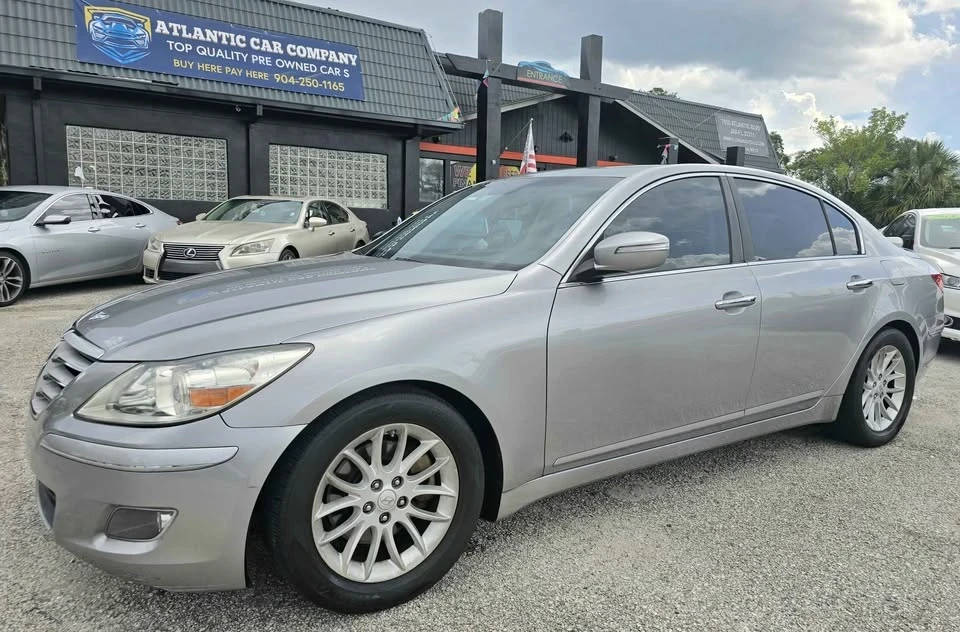 2011 Hyundai Genesis - Image 2 of 20