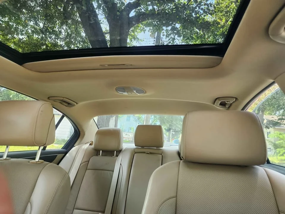 2011 Hyundai Genesis - Image 12 of 16