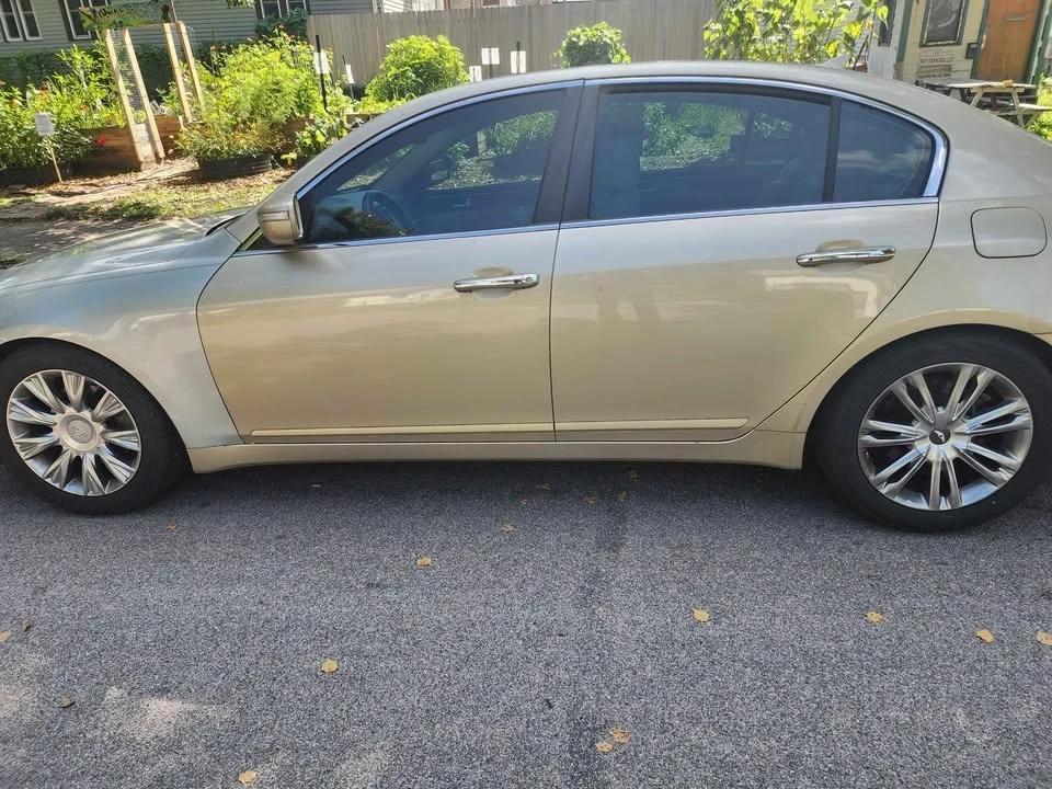 2011 Hyundai Genesis - Image 7 of 16