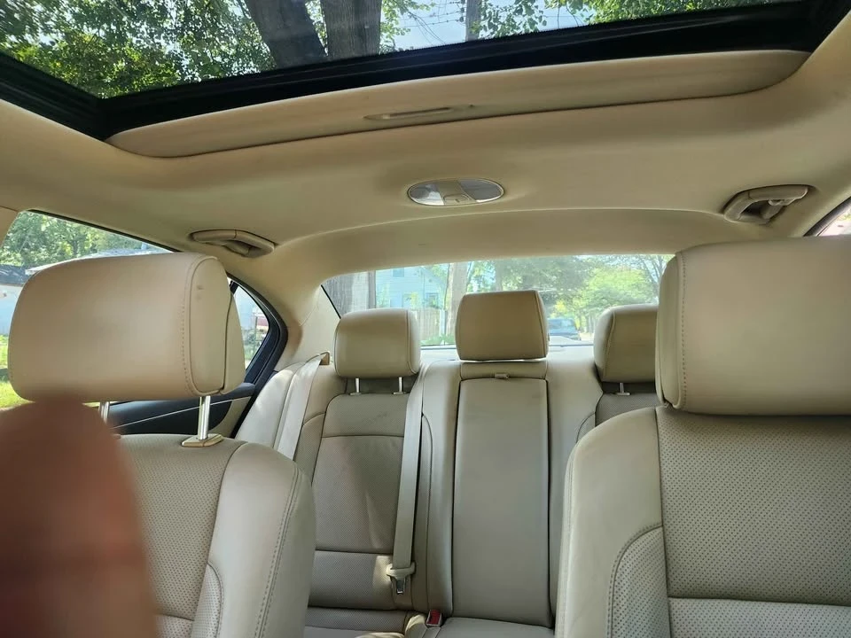 2011 Hyundai Genesis - Image 11 of 16