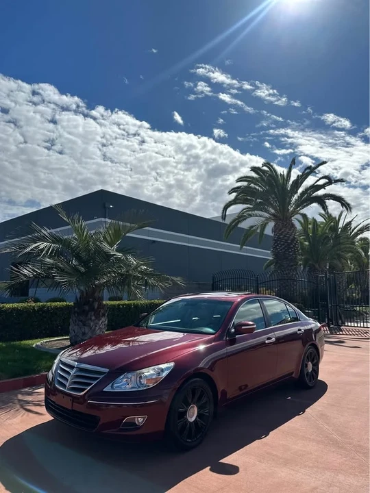 2011 Hyundai Genesis - Image 12 of 12