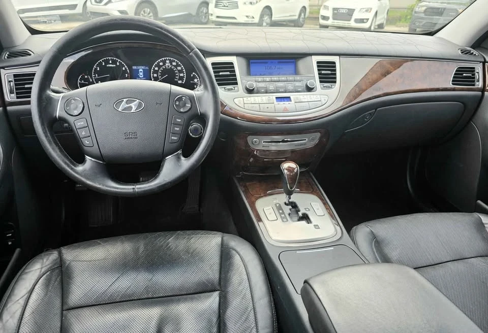 2011 Hyundai Genesis - Image 14 of 20