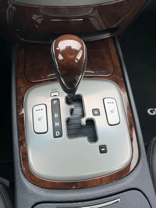 2011 Hyundai Genesis - Image 10 of 14