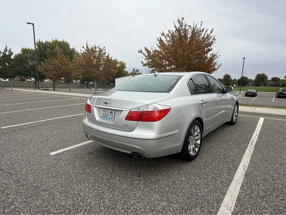 2011 Hyundai Genesis - Image 2 of 14