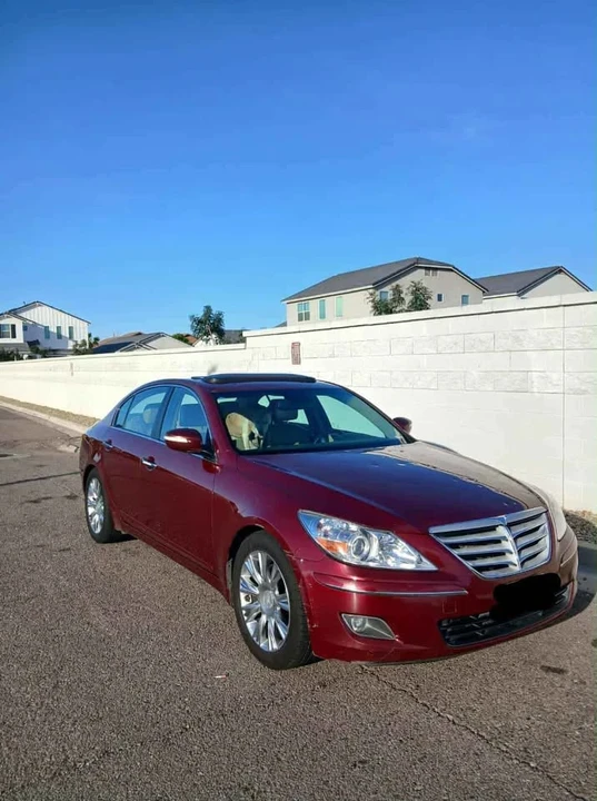 2011 Hyundai Genesis - Image 2 of 4