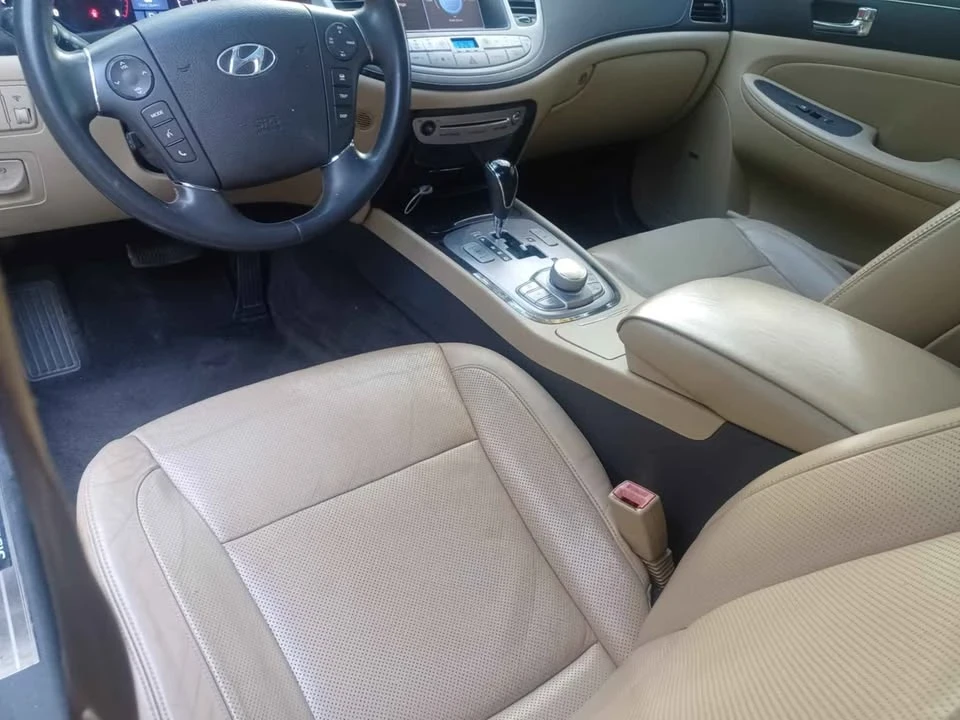 2011 Hyundai Genesis - Image 7 of 14