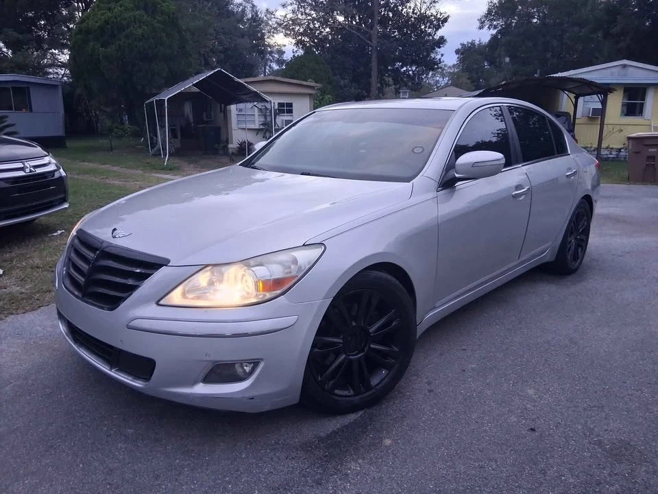 2011 Hyundai Genesis - Image 2 of 8