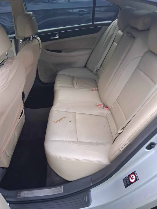 2011 Hyundai Genesis - Image 7 of 8