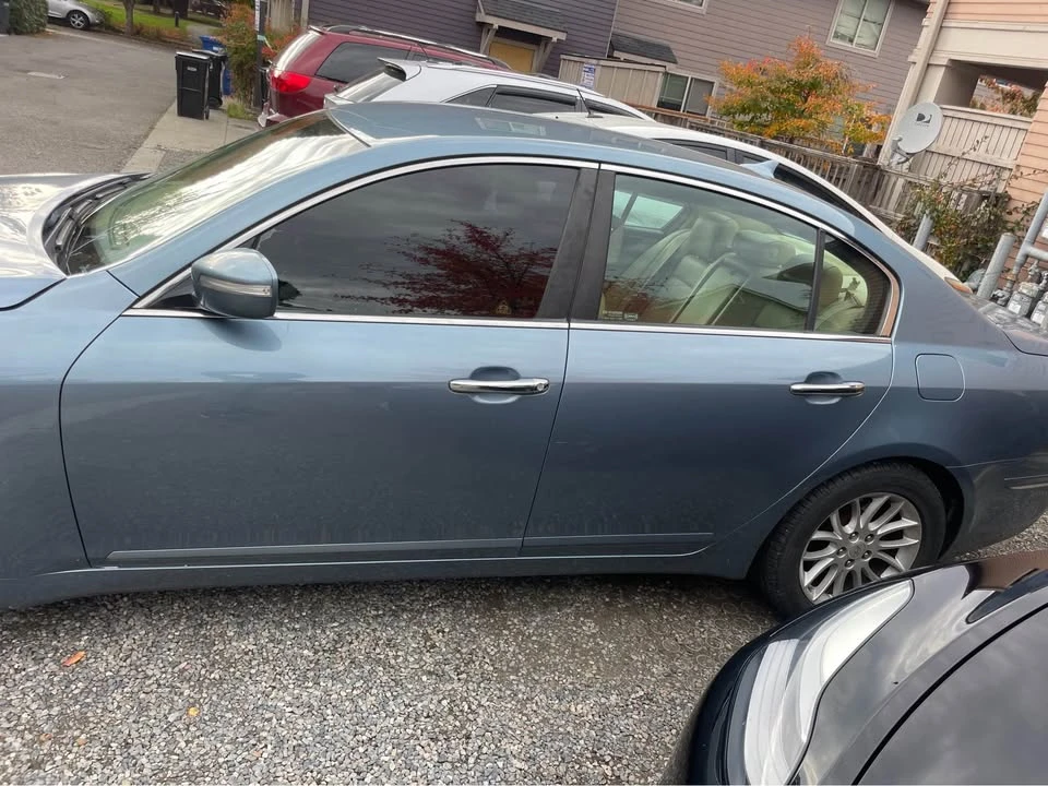 2011 Hyundai Genesis - Image 3 of 4