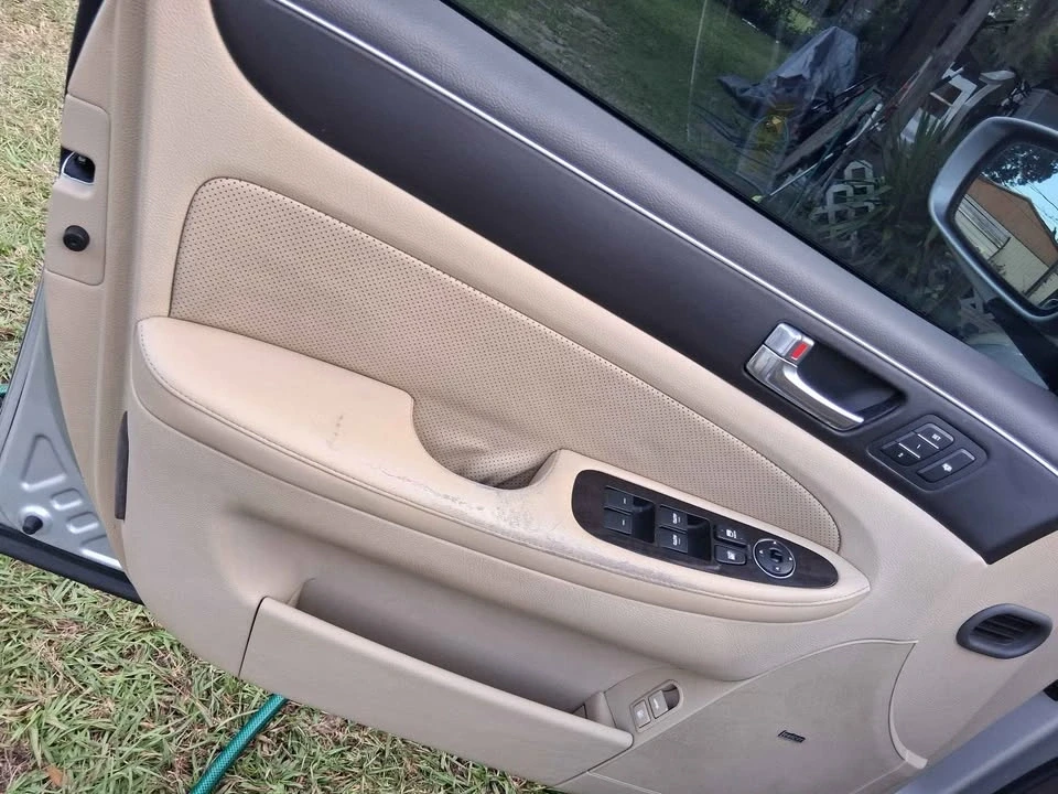 2011 Hyundai Genesis - Image 8 of 8
