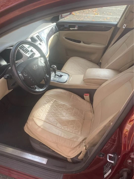 2011 Hyundai Genesis - Image 5 of 7