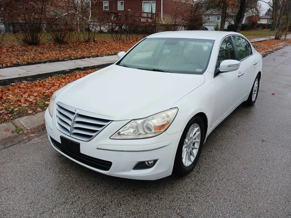 2011 Hyundai Genesis - Image 2 of 19