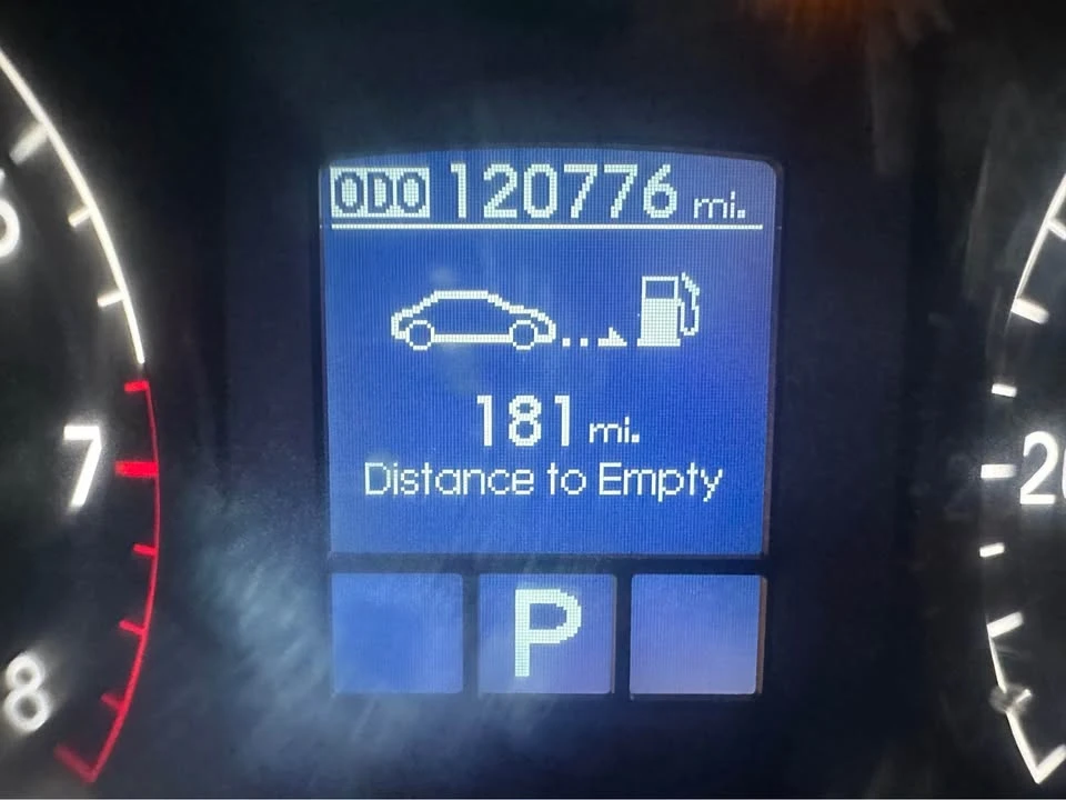 2011 Hyundai Genesis - Image 17 of 17