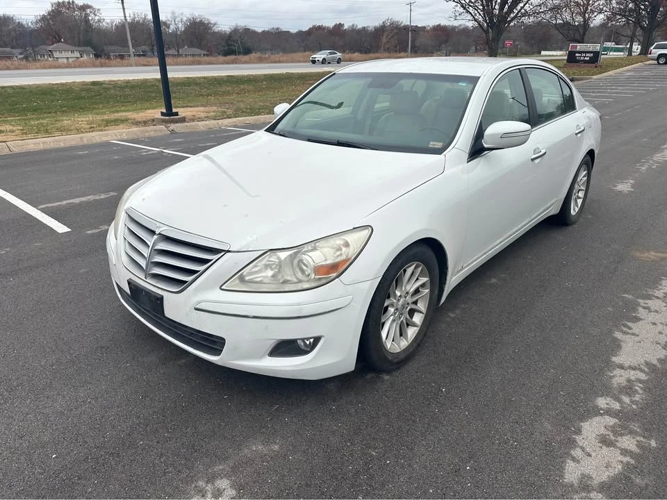 2011 Hyundai Genesis - Image 2 of 17