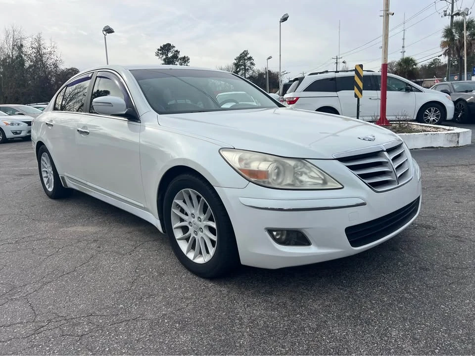 2011 Hyundai Genesis - Image 2 of 10