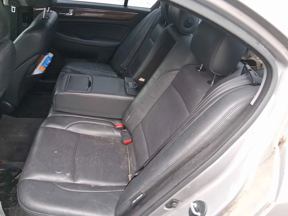 2011 Hyundai Genesis - Image 4 of 8