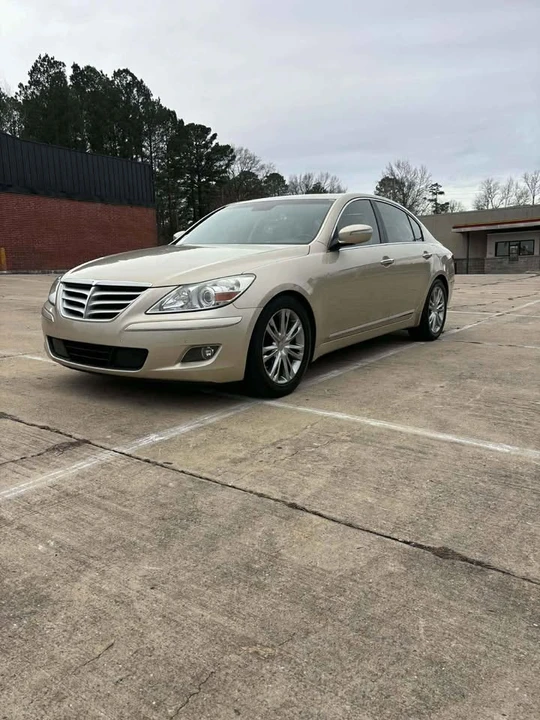 2011 Hyundai Genesis - Image 4 of 4