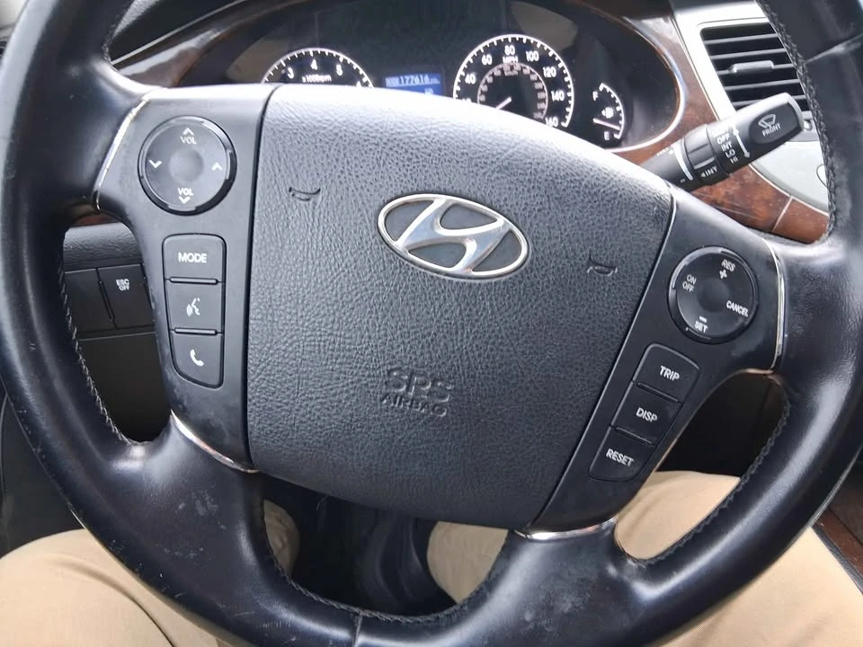2011 Hyundai Genesis - Image 8 of 8