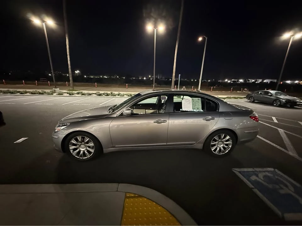 2011 Hyundai Genesis - Image 2 of 8