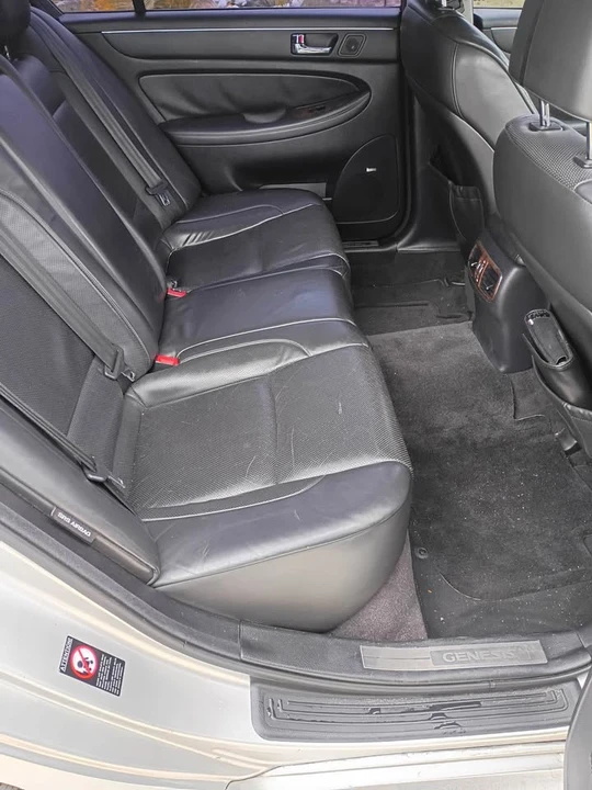 2011 Hyundai Genesis - Image 4 of 6