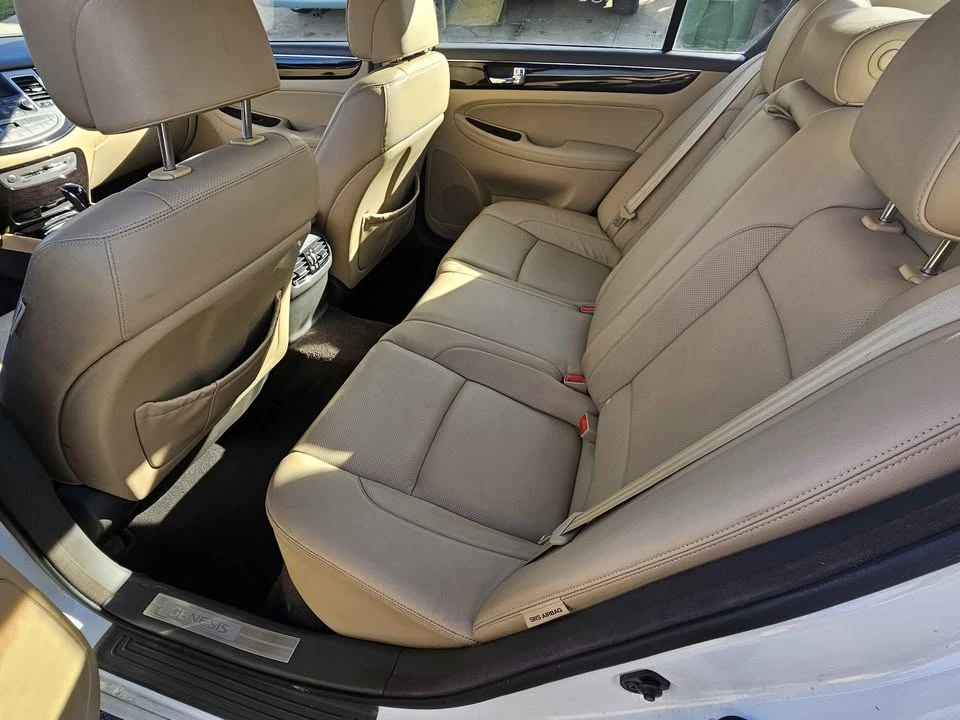2011 Hyundai Genesis - Image 12 of 15