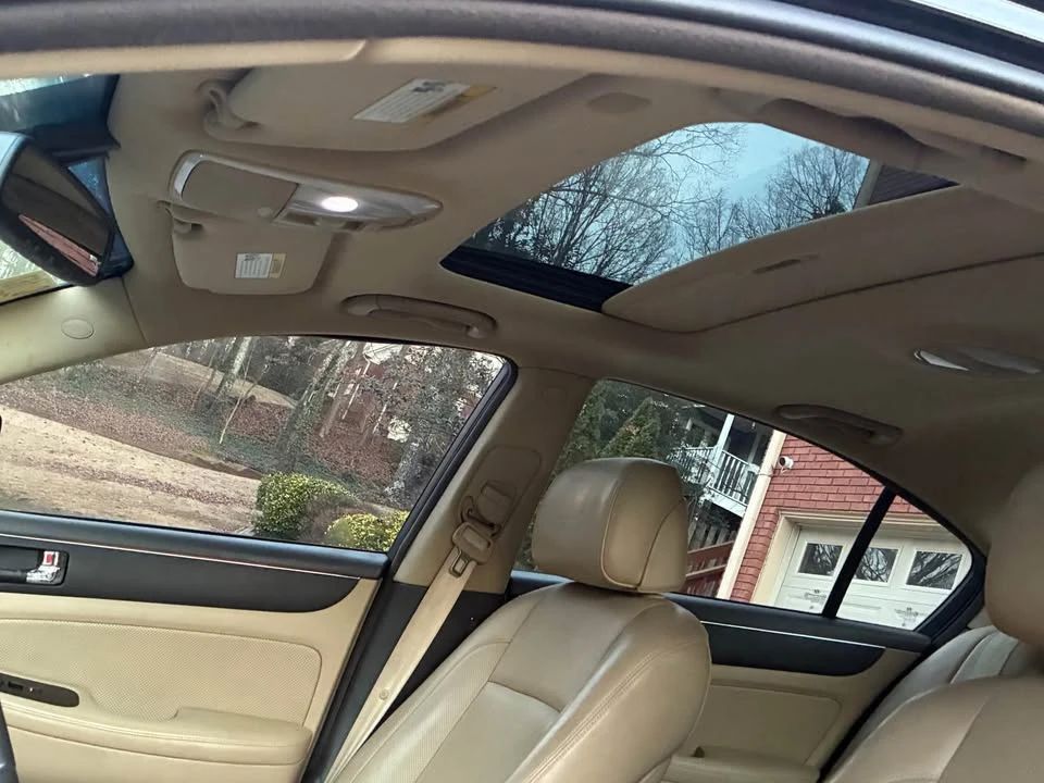 2011 Hyundai Genesis - Image 12 of 17